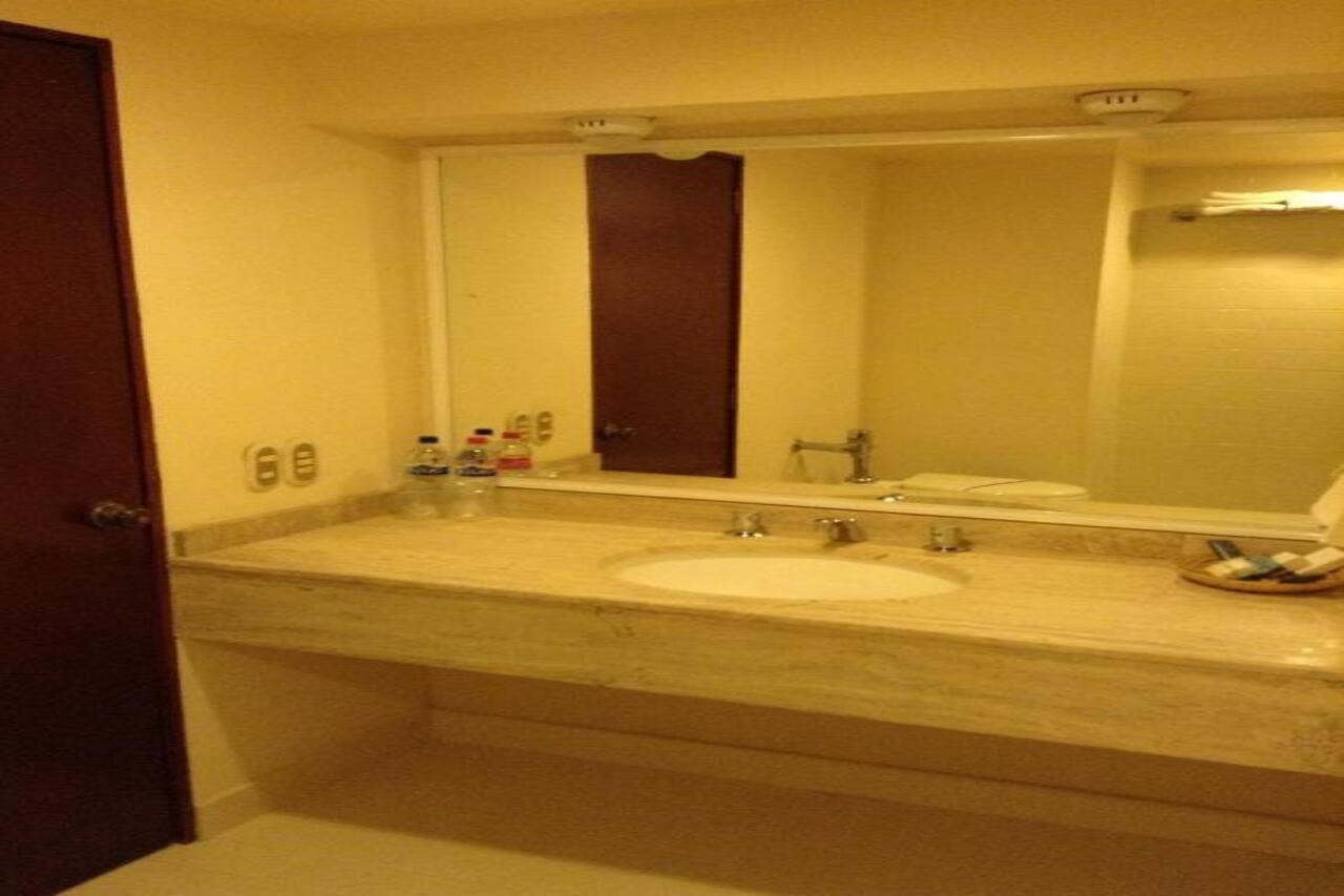 Hotel Real De Uruapan Uruapan  Экстерьер фото