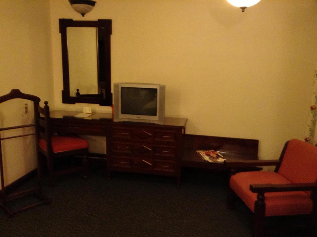 Hotel Real De Uruapan Uruapan  Экстерьер фото