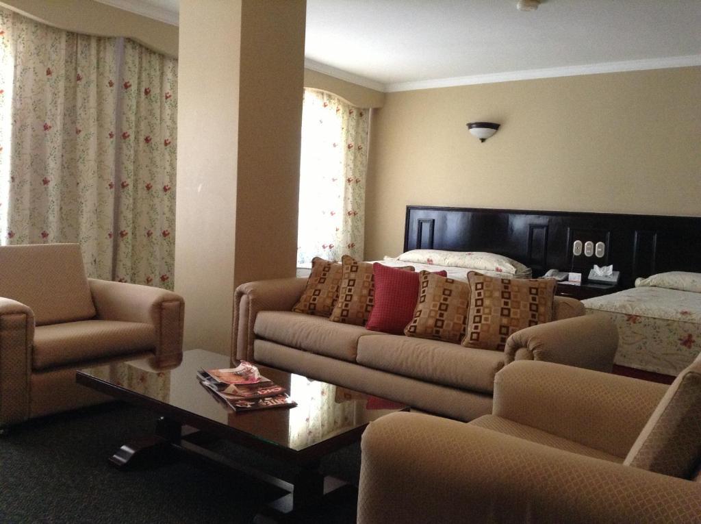Hotel Real De Uruapan Uruapan  Экстерьер фото